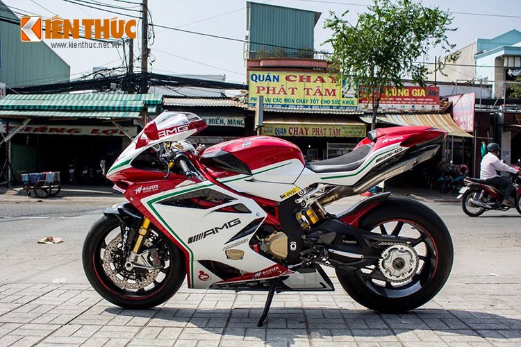 Chi tiet sieu moto MV Agusta F4 RC 1,3 ty tren pho Viet-Hinh-3